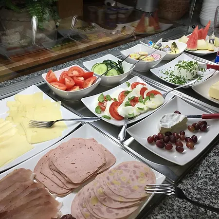 Kathi Πανσιόν 3*